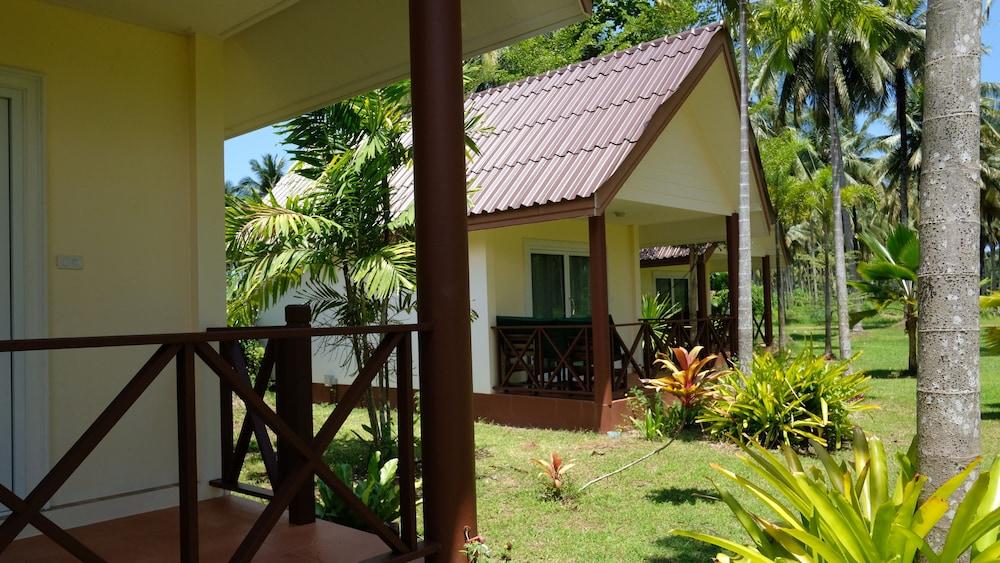 Khao Lak Golden Coconut Ξενοδοχείο Εξωτερικό φωτογραφία