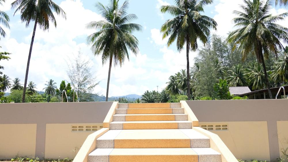Khao Lak Golden Coconut Ξενοδοχείο Εξωτερικό φωτογραφία