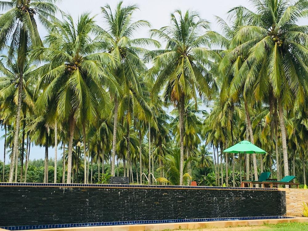 Khao Lak Golden Coconut Ξενοδοχείο Εξωτερικό φωτογραφία